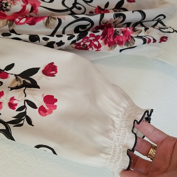 White House Black Market Off-The-Shoulder Blouse - Picture 4 of 8